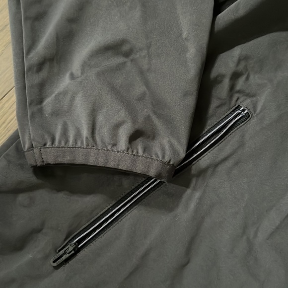 NWT Izod lightweight golf jacket - Picture 4 of 11